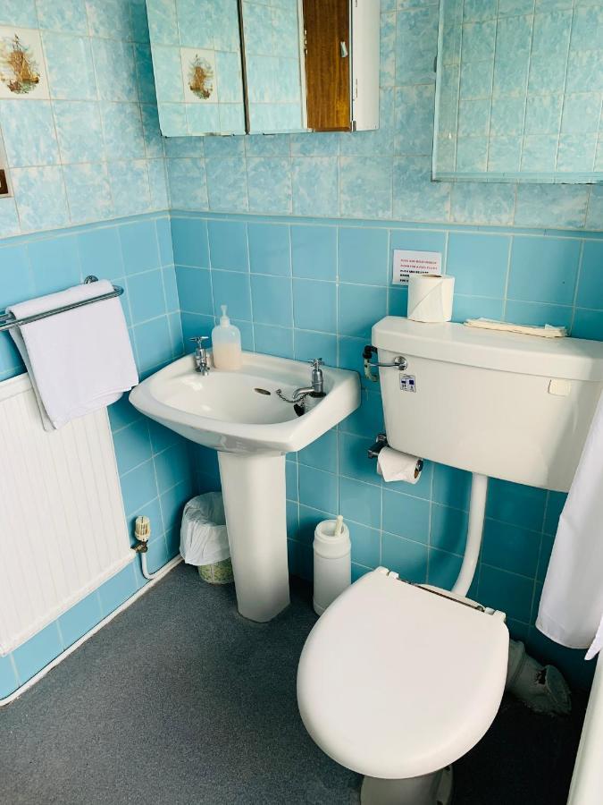 Ye Olde White Harte Hotel Burnham-on-Crouch Habitación foto