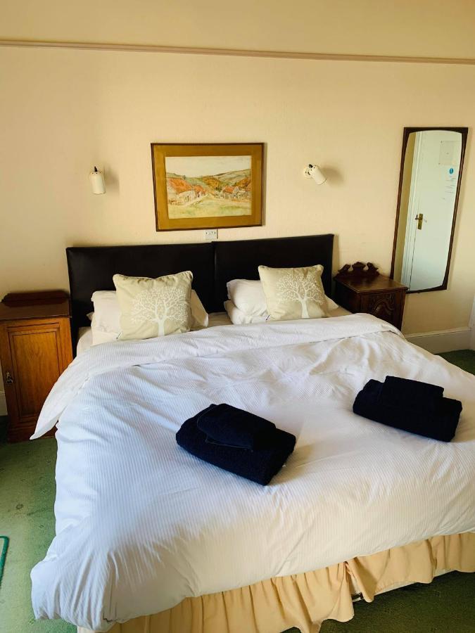 Ye Olde White Harte Hotel Burnham-on-Crouch Habitación foto