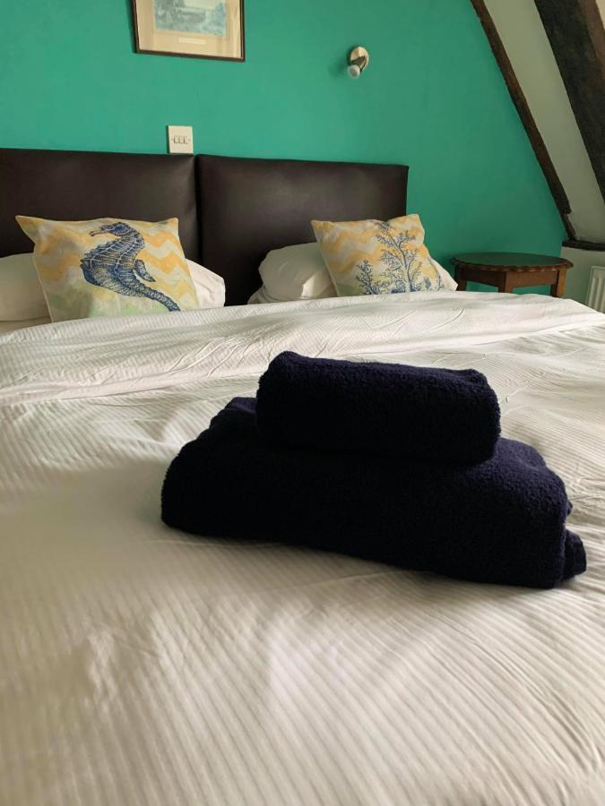 Ye Olde White Harte Hotel Burnham-on-Crouch Habitación foto