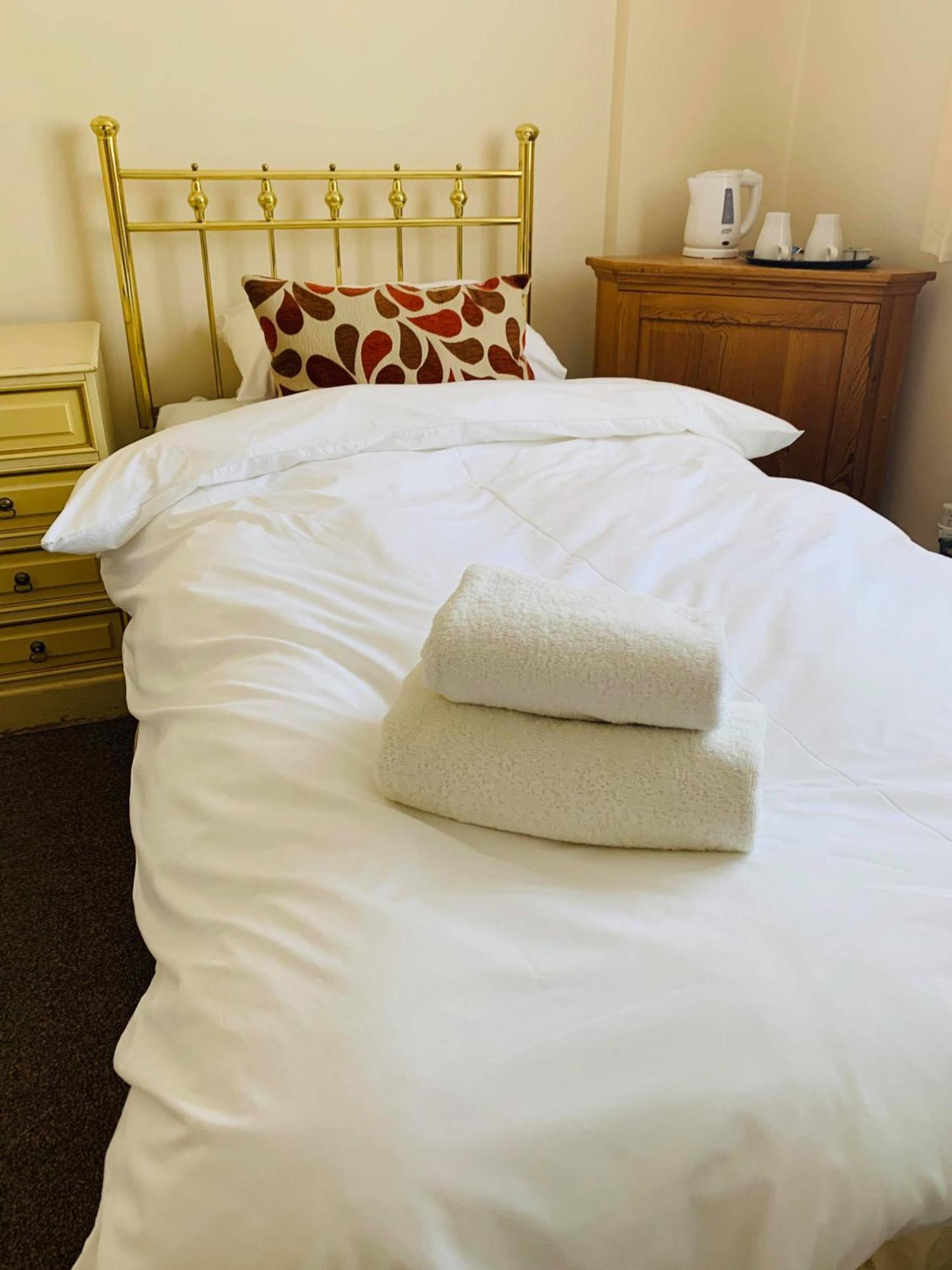 Ye Olde White Harte Hotel Burnham-on-Crouch Habitación foto