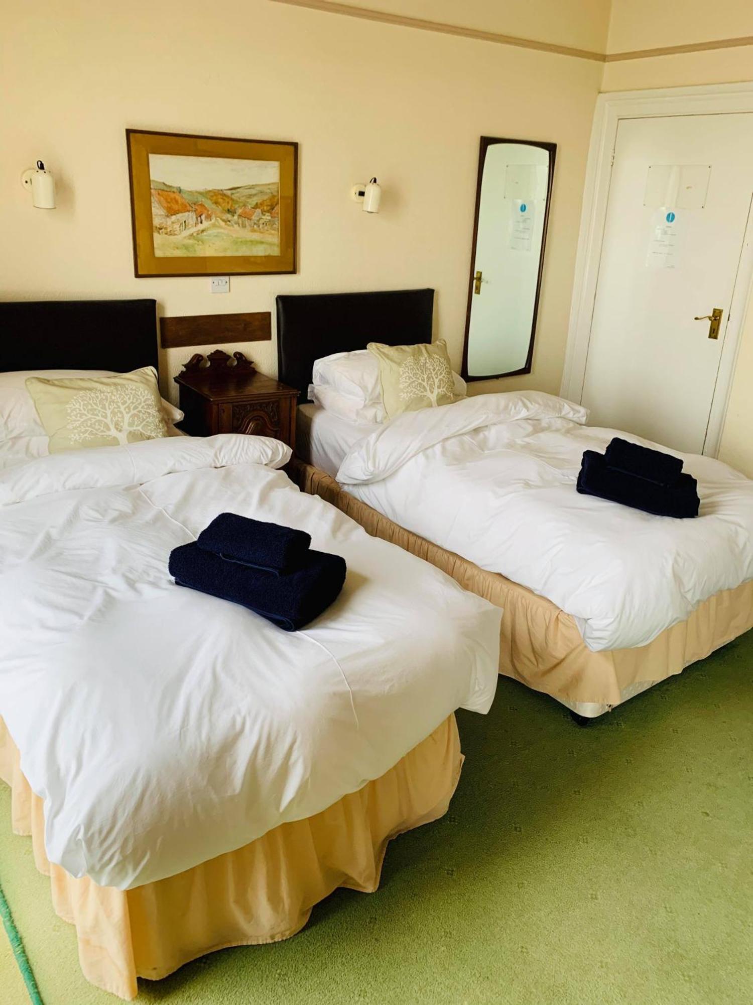 Ye Olde White Harte Hotel Burnham-on-Crouch Habitación foto